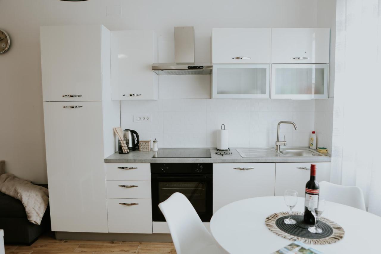Apartman Nikola Gospić Exteriör bild